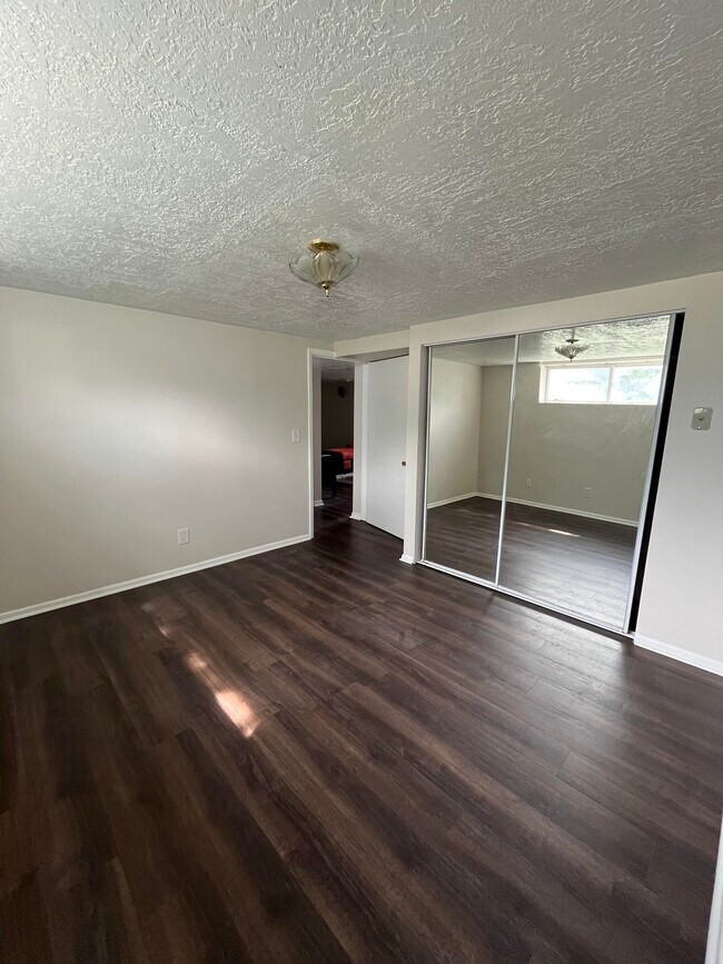 Building Photo - 4493 S Larch Way