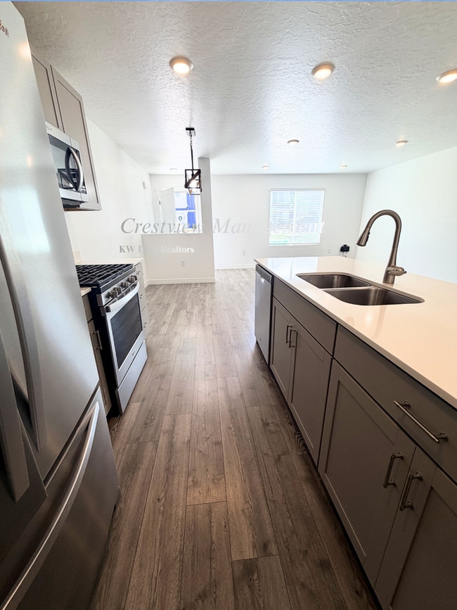 Building Photo - 2803 N Airmen Ave