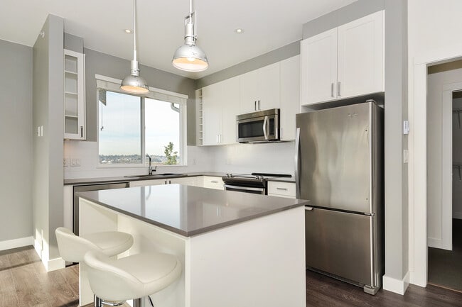 Building Photo - 2 - Bed + 2 - Bath Condo for Rent in Surrey!