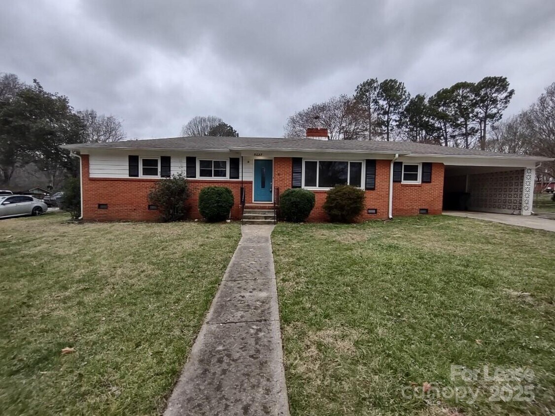 Primary Photo - 5027 Dogwood Pl