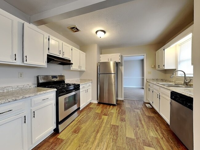 Building Photo - 308 Rebecca Ct