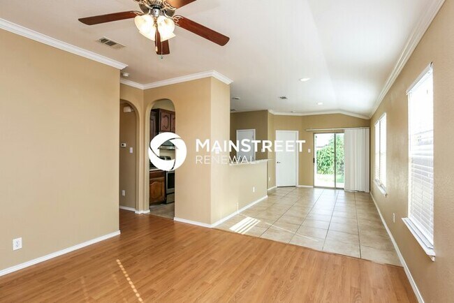 Building Photo - 3 Bedroom Pet-Friendly Home in Fort Worth,...