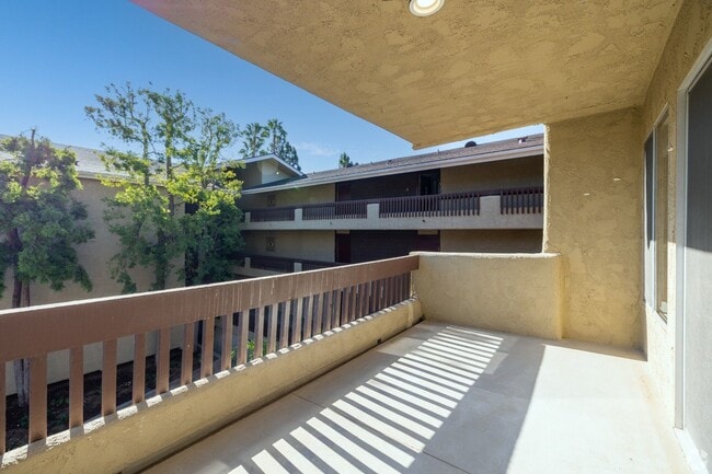 Interior Photo - Enclave 693