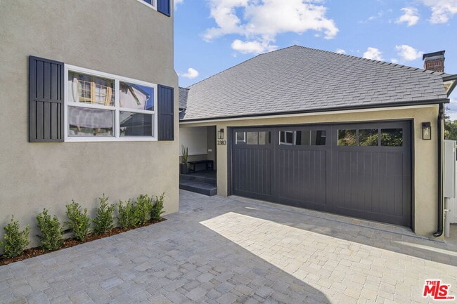 Building Photo - 2383 Panorama Terrace