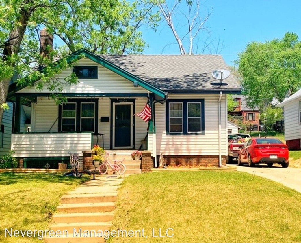 4520 Woolworth Ave, Omaha, NE 68106 House Rental in Omaha, NE
