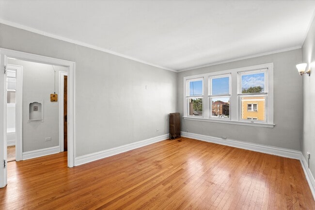 Building Photo - Large 1 Bed in Fantastic Berwyn Location! ...