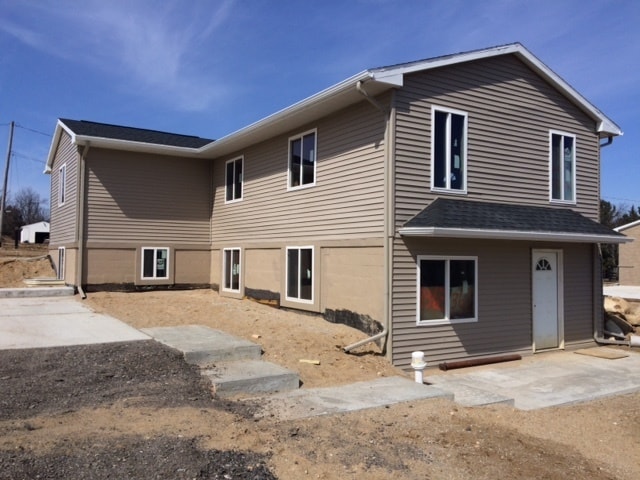 Building Photo - NEWER 2 BEDROOM HOMES FOR LEASE! HEAT/WATER INCLUDED!