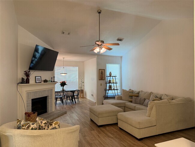 Foto del edificio - 2909 Linda Dr