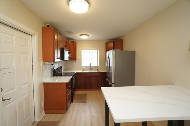 Building Photo - 3209 W Wallace Ave