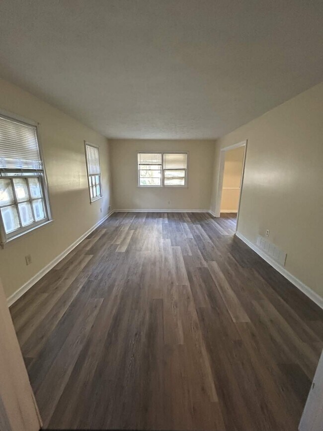 Sala de estar - 293 Shelton Woods Ct