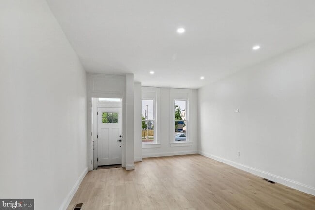 Foto del edificio - 1828 E North Ave