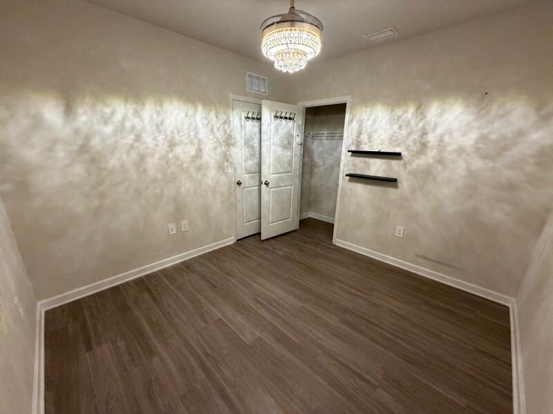 Foto del edificio - 327 Raspberry Rd