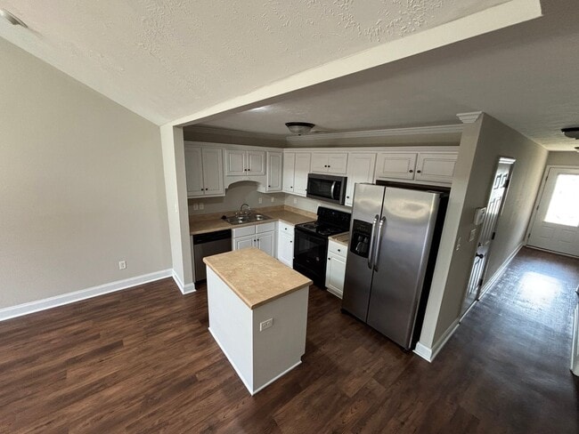 Building Photo - 953 Bryan Cir