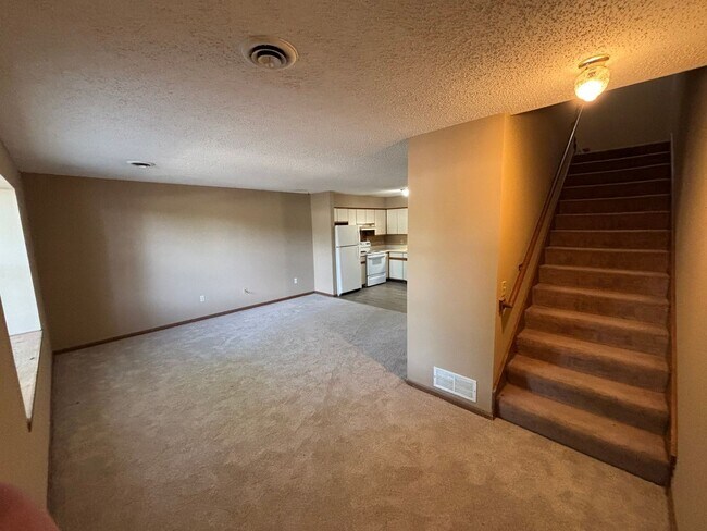 Foto del edificio - Great Location available soon!