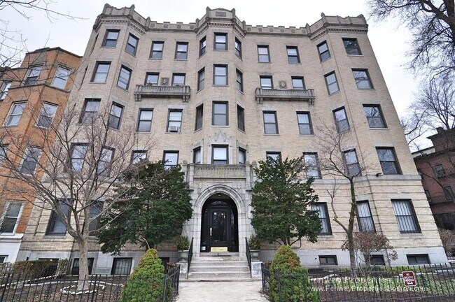 Foto del edificio - 51 Park Dr