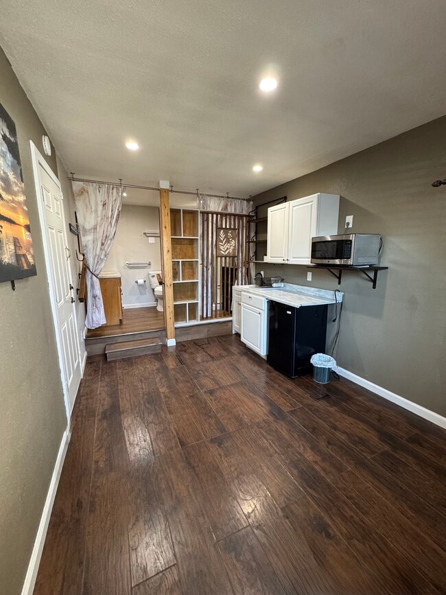 Foto del edificio - 362 E 7th St