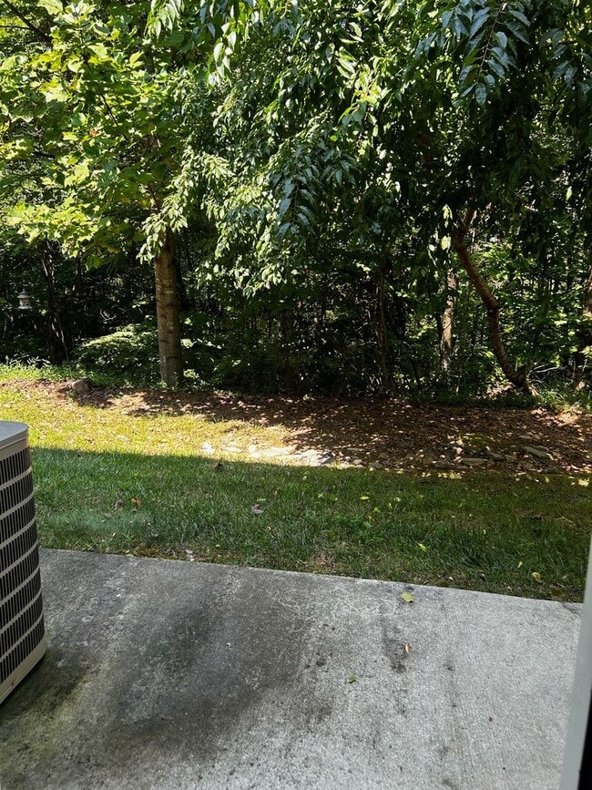 Building Photo - Two Bedroom Townhouse in Tavern Grove!