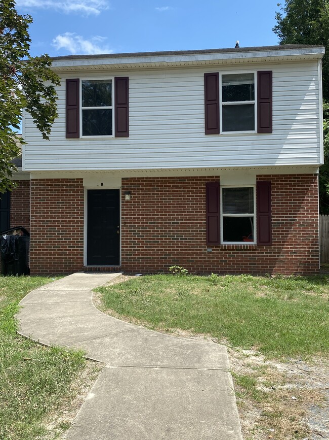 Building Photo - 227 Lakewood Dr