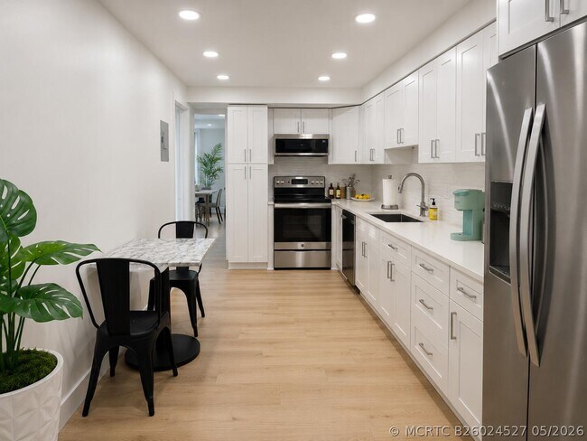 Building Photo - 3460 S Ocean Blvd