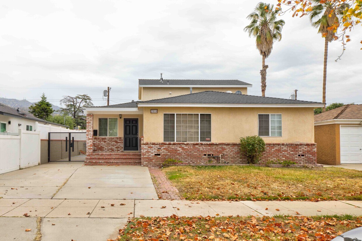 Foto principal - 2510 N Lincoln St