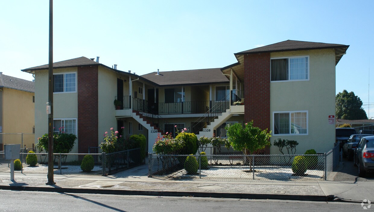 Building Photo - 1326 Danube Way