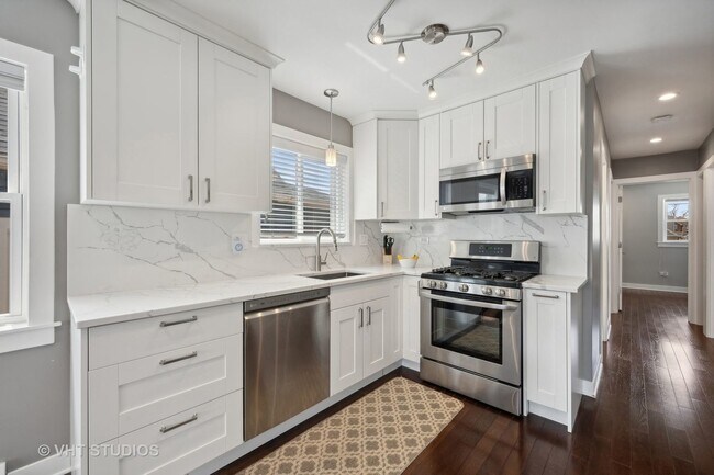 Building Photo - 7628 N Odell Ave
