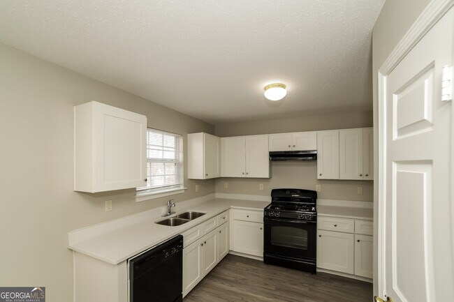 Foto del edificio - 1156 Misty Meadows Ln