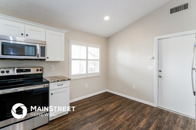 Foto del edificio - 769 Sagewood Dr