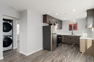 Building Photo - 6730 Thomson Ct