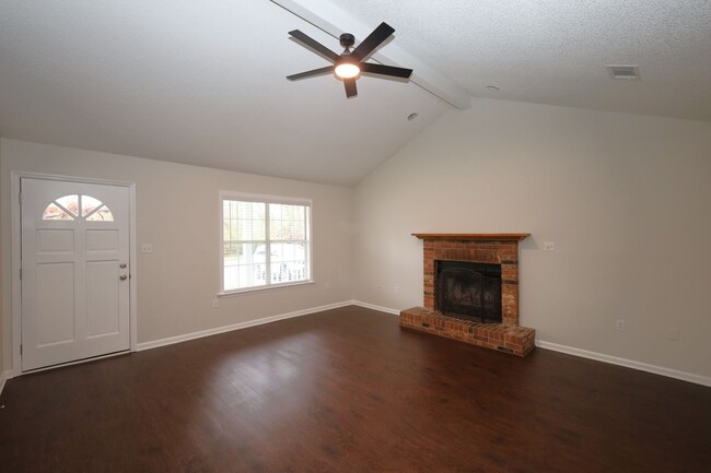 Foto del edificio - 4007 Foxridge Ln