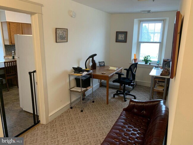 Foto del edificio - 618 E Lancaster Ave