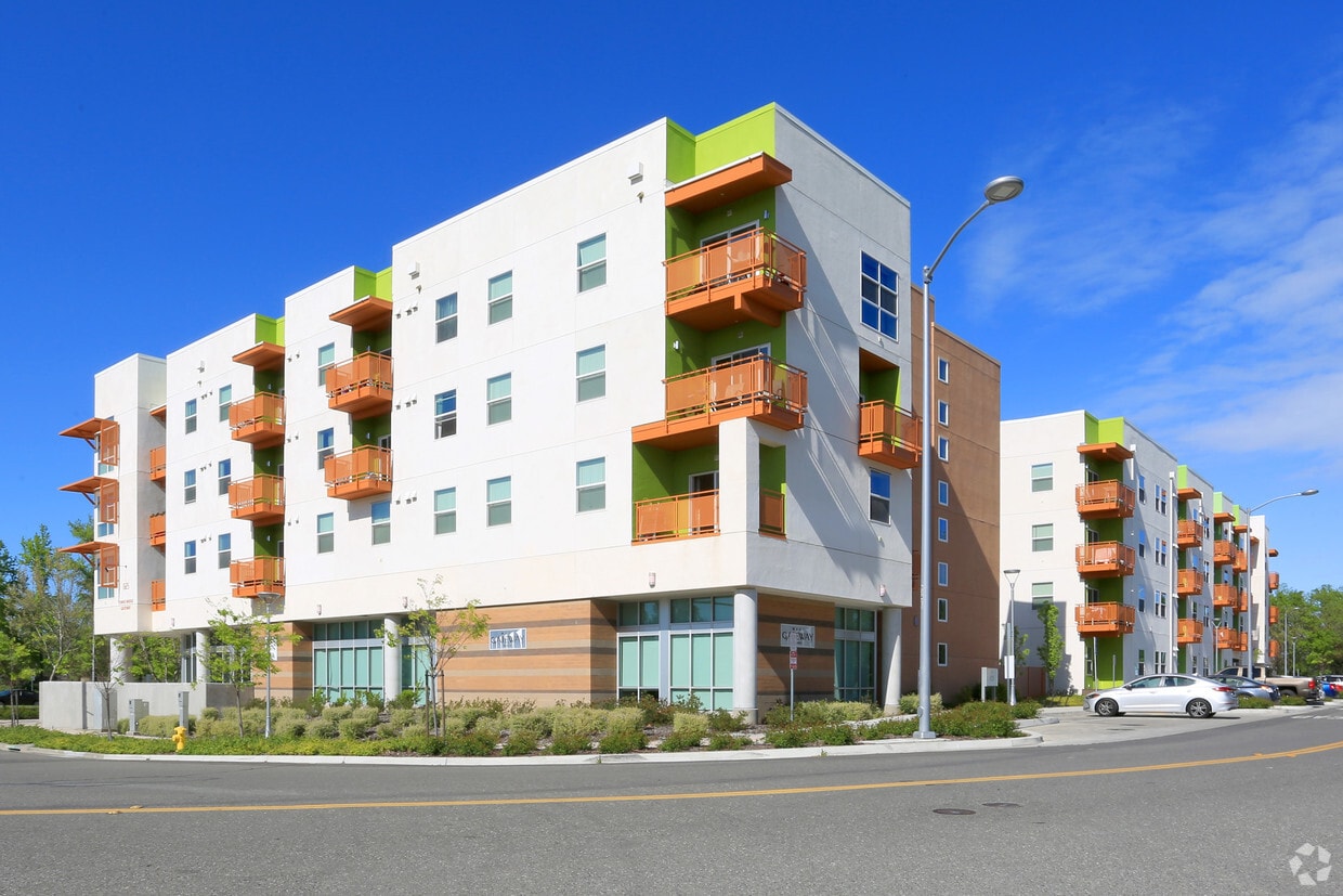 West Gateway Place Apartments in West Sacramento, CA