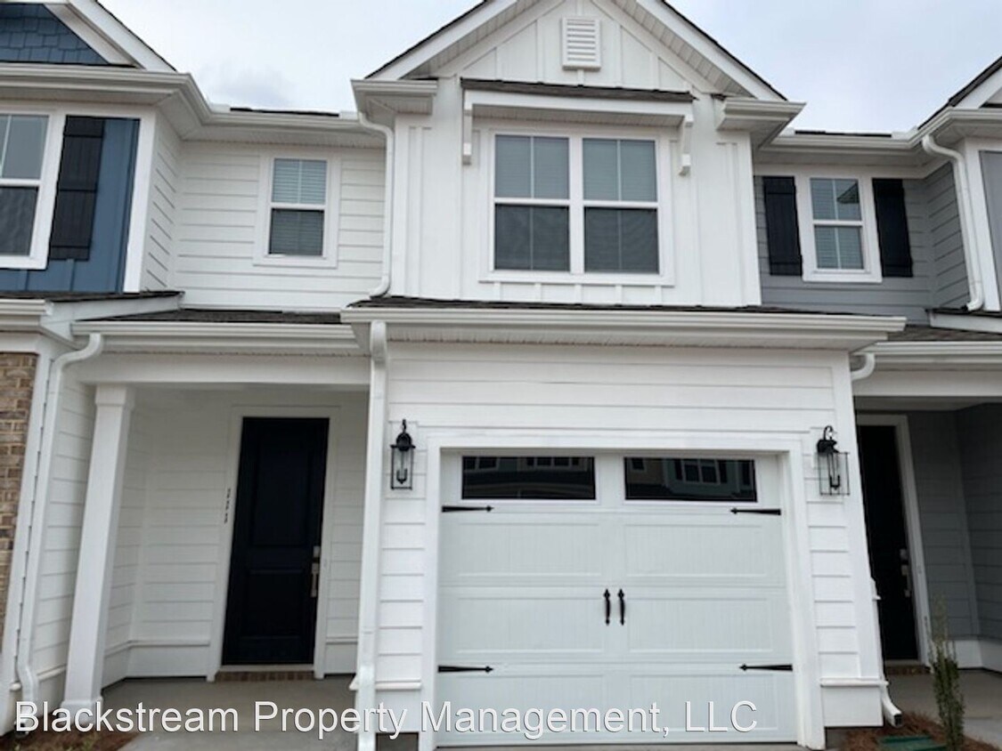 Primary Photo - 3 br, 2.5 bath House - 111 Turfway Drive