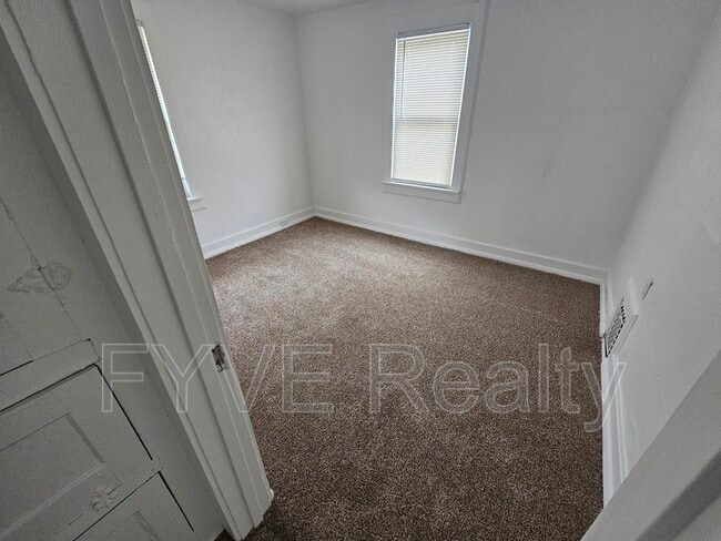 Building Photo - 288 Kryder Ave