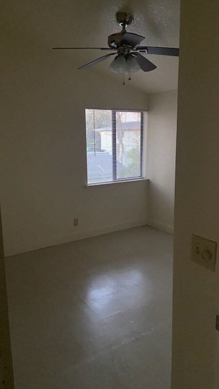 Bedroom - 806 E Lingo Ave