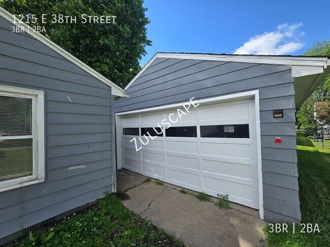 Foto del edificio - 1215 E 38th St