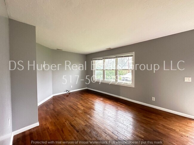 Building Photo - 5915 Hughes Rd Lansing, MI 48911