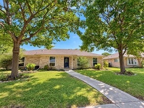 Building Photo - 1920 Tampico Dr