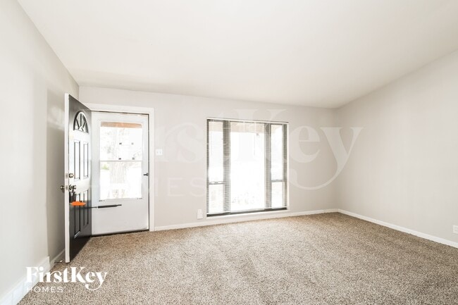 Building Photo - 255 Mohican Ln