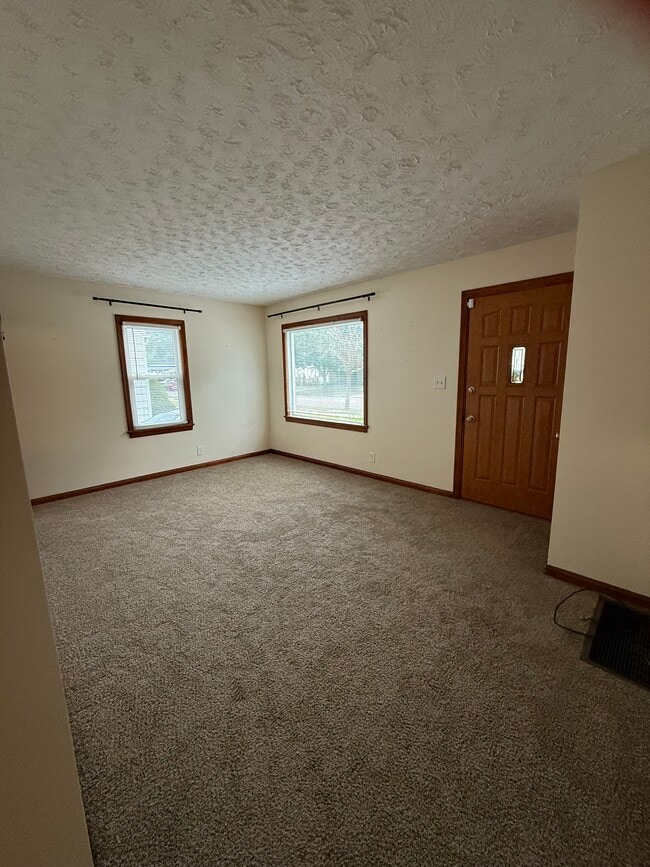 Building Photo - 788 E Archwood Ave