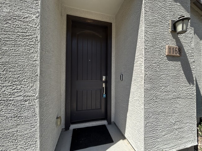 Building Photo - 1168 E Sabino Dr