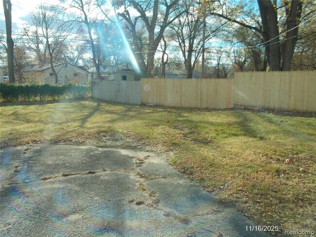 Foto del edificio - 27107 Florence St