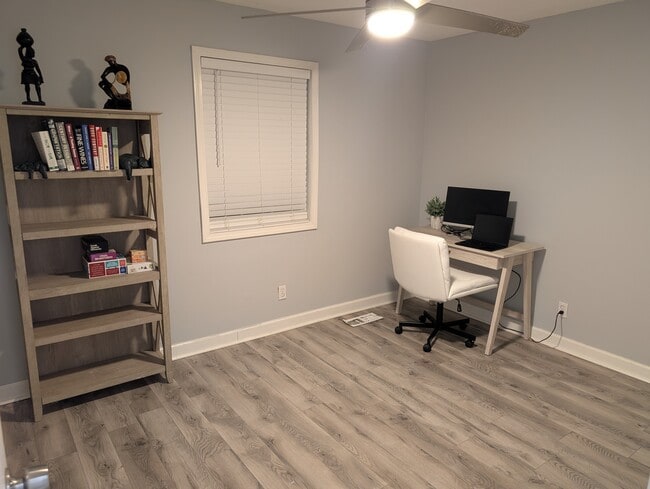 Building Photo - 1263 Oakland Dr SW