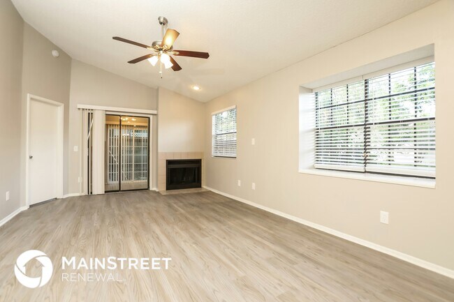 Foto del edificio - 548 Portland Cir