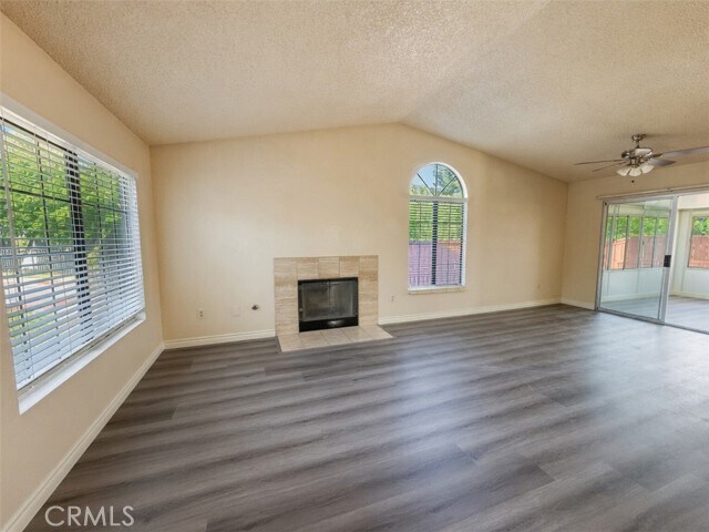 Foto del edificio - 16893 Glennaire Ave