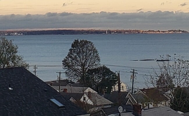 Building Photo - 19 Crest Ave