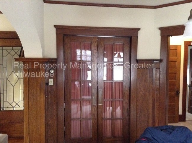 Foto del edificio - 3002 N Frederick Ave