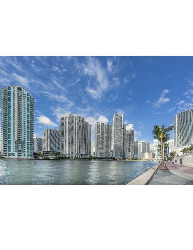 Building Photo - Alvorada on the Bay