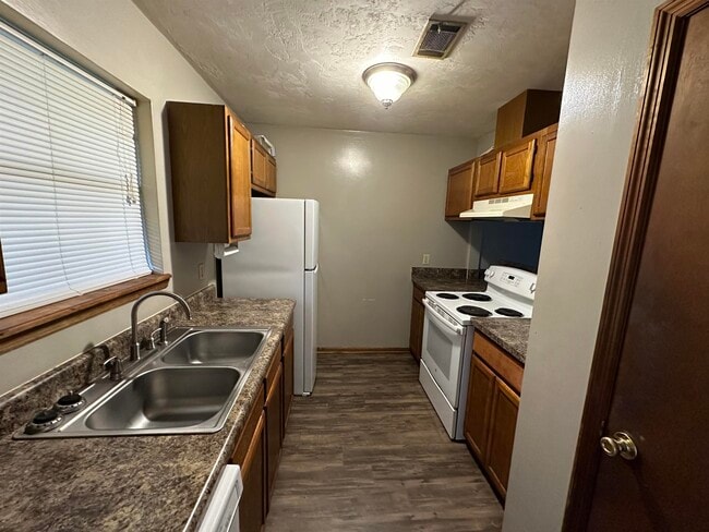 Building Photo - 3447 Bear Creek Rd