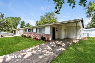 Building Photo - 1495 Mullanphy Ln